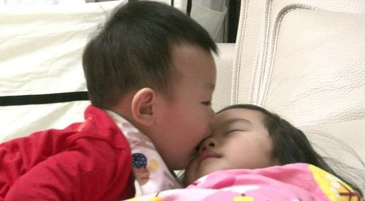 Daebak Becomes Sleeping Beauty's Prince on 'The Return of Superman'