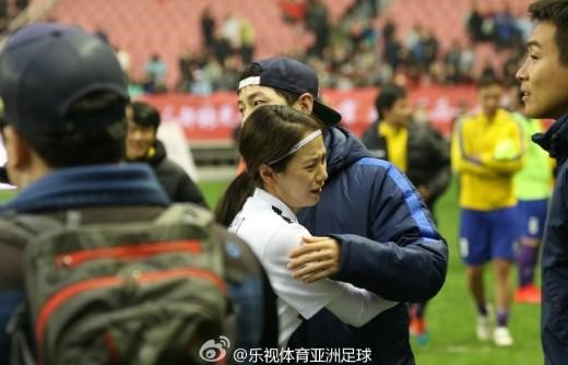 Song Ji Hyo and Song Joong Ki Share an Emotional Hug on 'Running Man' Set