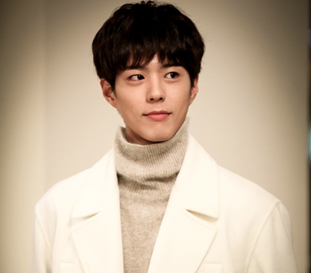 Park Bo Gum's Kind Manners Impress 'Uncle Fan'