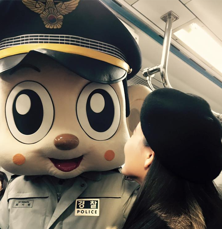 Watch: Choi Siwon Makes Surprise Appearance at Subway Station