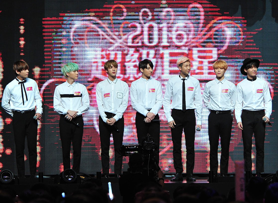 Watch Bts Wows Fans In Taiwan On 16 Super Star A Red White Lunar New Year Special Soompi Watch Bts Wows Fans In Taiwan On 16 Super Star A Red White Lunar New Year Special Soompi