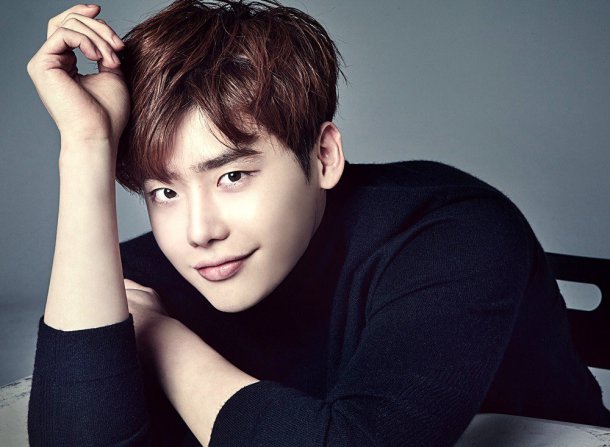 Lee Jong Suk to Graduate as Honorary Ambassador of Konkuk University