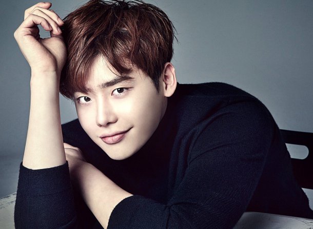 Lee Jong Suk Donates to UNICEF to Help Disadvantaged Children