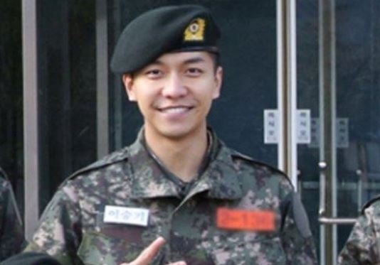 Lee Seung Gi’s Photo From Military Revealed