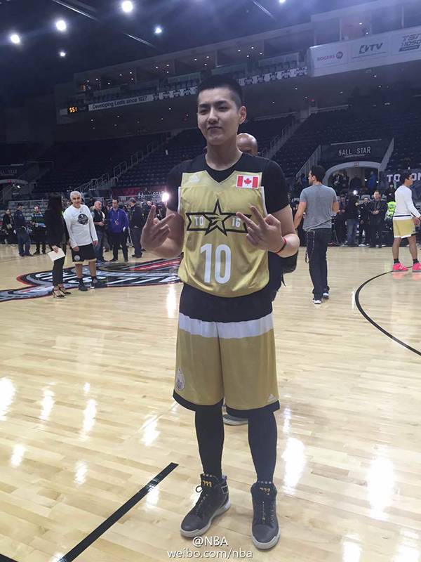 Kris Plays Basketball for Team Canada at NBA All-Star Celebrity Game