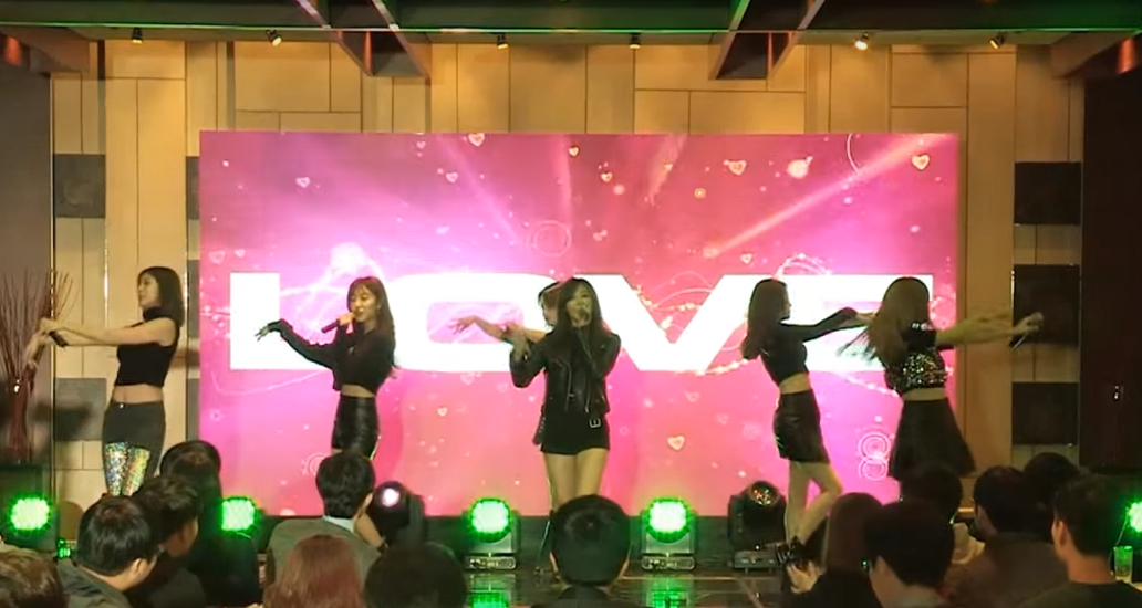 Watch: A Pink Continues to Perform Despite Background Music Completely Stopping