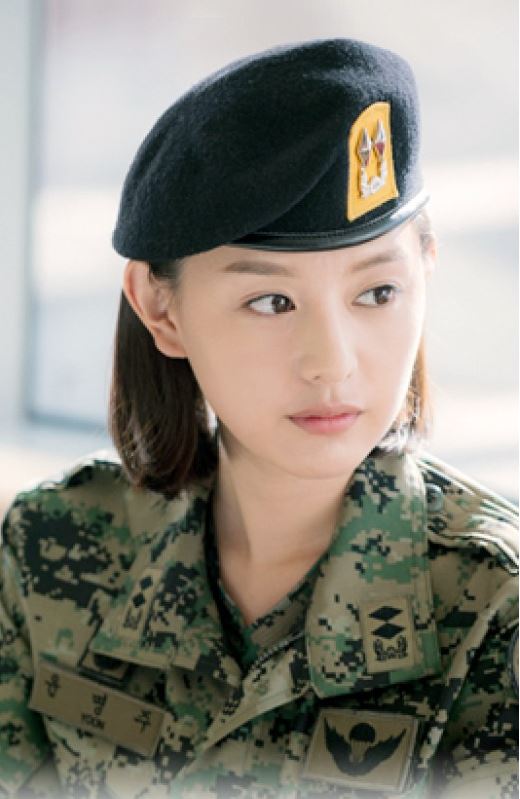 Kim Ji Won Experiences Rise in Popularity Thanks to “Descendants of the Sun”