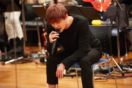 Photos of Kim Junsu Practicing for Japan Concert Revealed