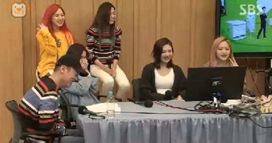 Red Velvet's Joy Gets Teased for Her Love of Food Samples