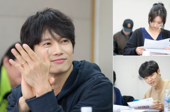 Ji Sung and Hyeri’s Upcoming Drama “Entertainer” Releases Photos From Script Read-Through