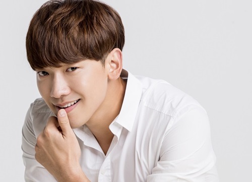 Rain Working on New Album for Comeback