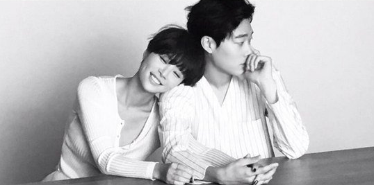 Love Is in the Air for Hwang Jung Eum and Ryu Jun Yeol in New 'Lucky Romance' Stills