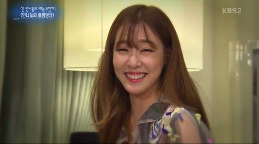 Tiffany Gets Into a Cute Competition With Hong Jin Kyung on “Entertainment Weekly”