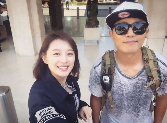 Jin Goo and Kim Ji Won Carefully Comment On 'Descendants of the Sun' Finale