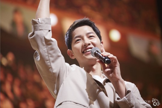 Song Joong Ki Gets Close and Personal at Seoul Fan Meeting; Donates All Proceeds