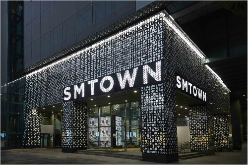 SM Entertainment’s Theater Responds to EXO Fan's Accusation of Sexual Harassment by Security