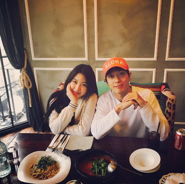 Jung Yong Hwa Has a Sweet Reunion With Moon Ga Young