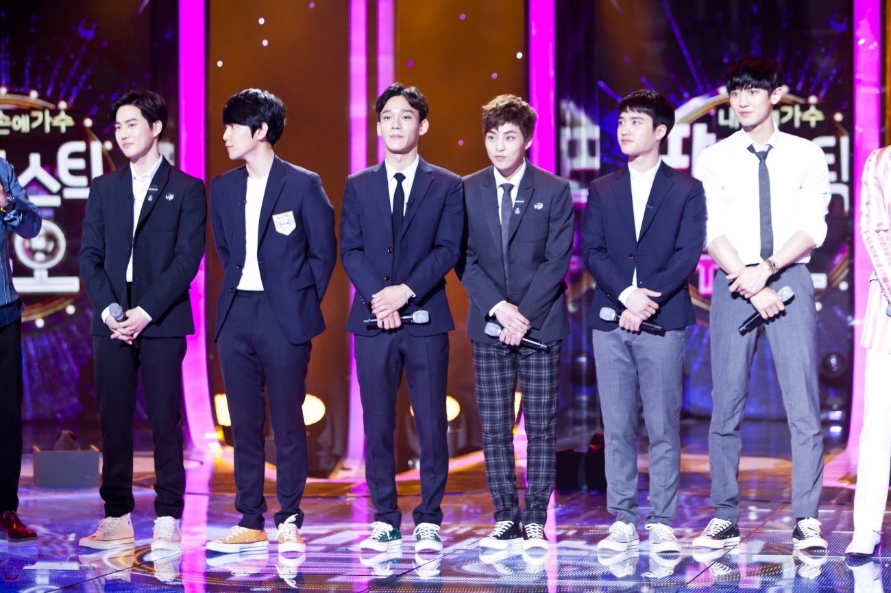 EXO Melts Hearts Off-Camera On 'Fantastic Duo'