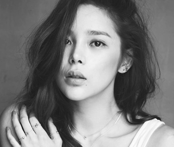 Park Si Yeon Revealed To Be Getting A Divorce