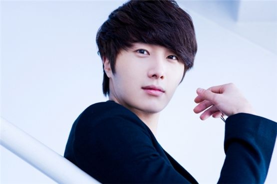 Jung Il Woo Begins Alternative Military Service After Wrapping Up Basic Training