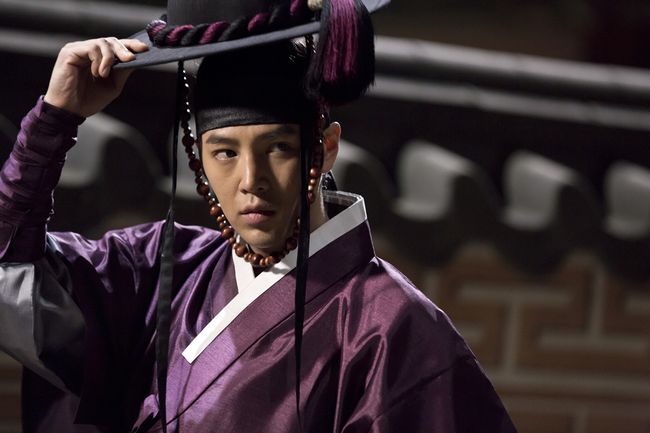 Jang Geun Suk Thanks Fans For Being A Positive Influence In His Acting Career