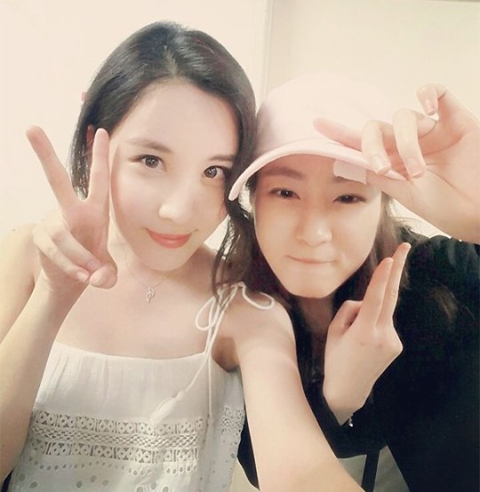 Kang Sora Roots For Girls' Generation's Seohyun At Her Musical