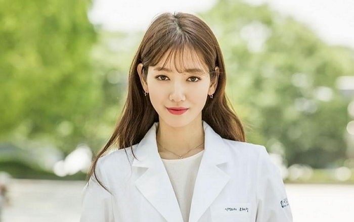 Park Shin Hye Switches Up Her Look For 'Doctors' Role