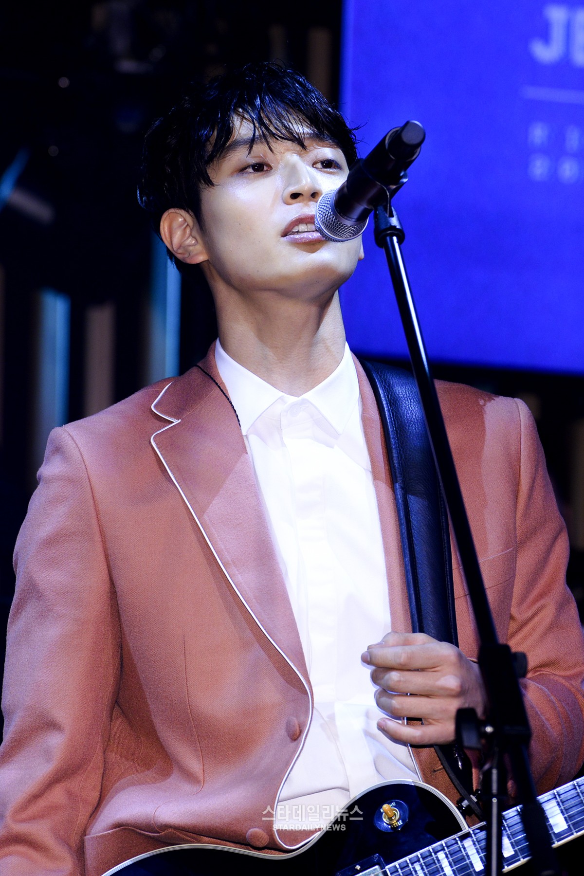 Jeong Jinwoon Talks About His Struggle To Find His Sound In Previous Agencies