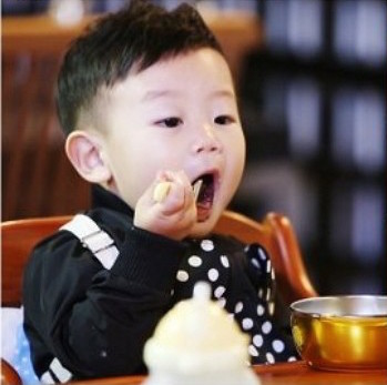 How Will Daebak React To His First Taste Of Eel?