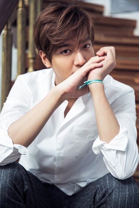 Lee Min Ho Receives Award For Charitable Donations And Acts