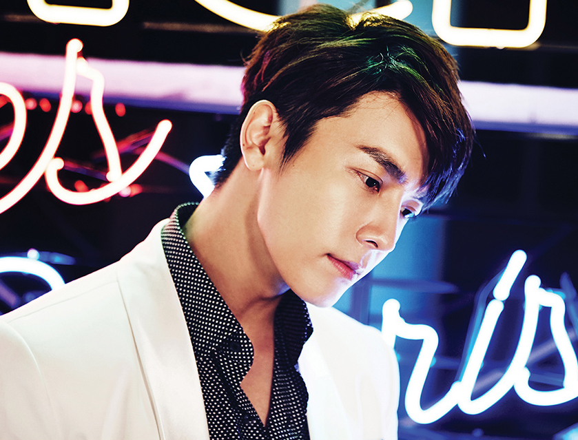 Super Junior's Donghae Writers Letters To Fans In 3 Different Languages