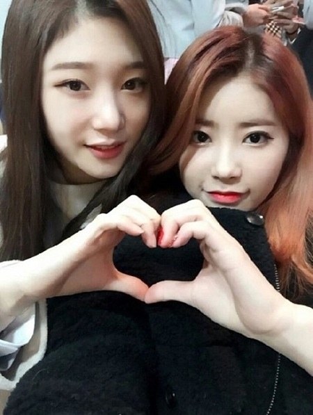 DIA's Jung Chaeyeon And Cathy Donate To An Important Cause