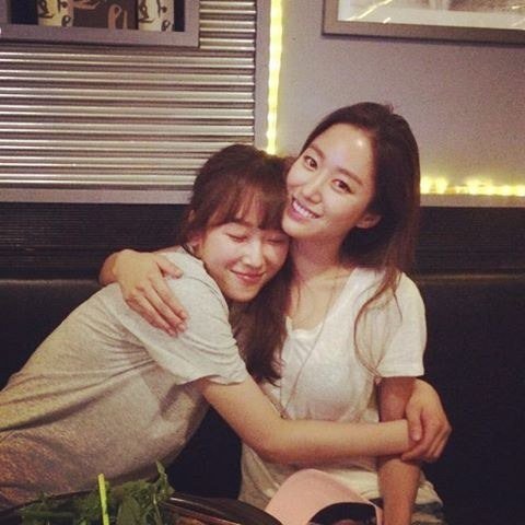 Jeon Hye Bin And Seo Hyun Jin Say Goodbye To 