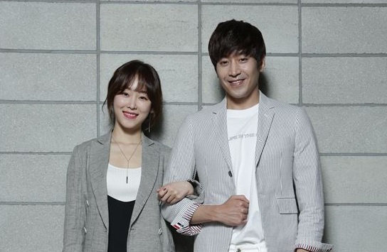Eric And Seo Hyun Jin Depart For Phuket Trip With 'Oh Hae Young Again' Cast And Crew