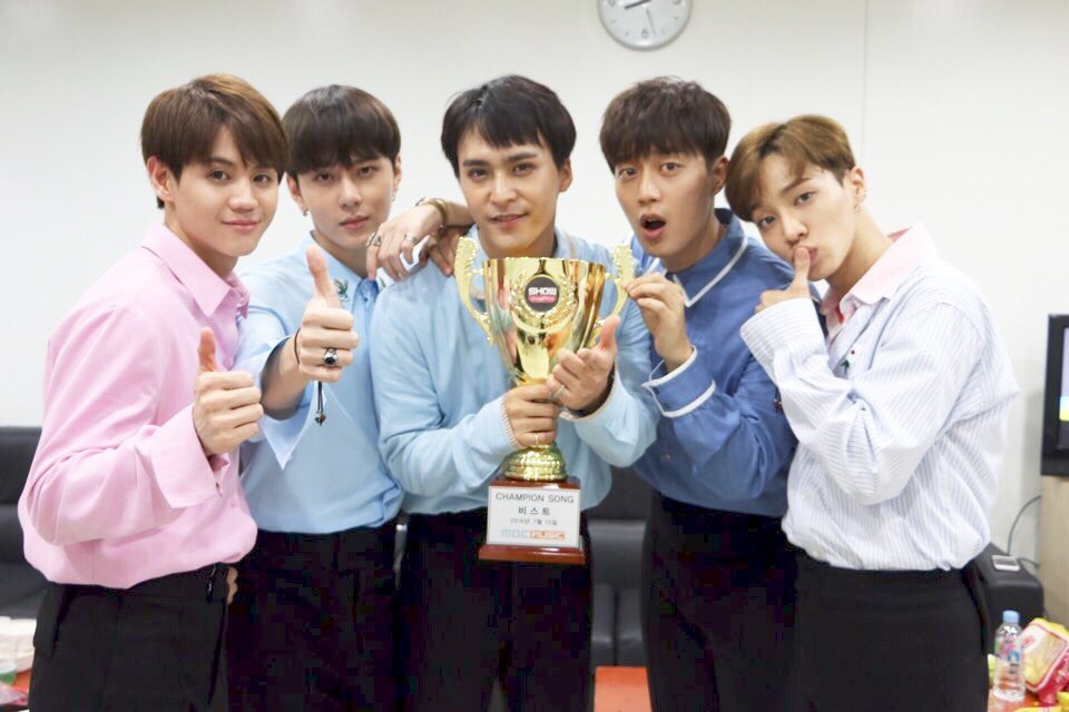 Watch: BEAST Grabs 1st Win For “Ribbon” On “Show Champion,” Performances By GFRIEND, SEVENTEEN, And More