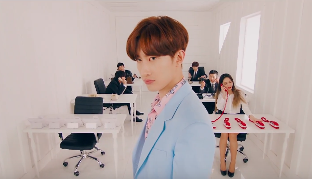 Watch: Zhoumi Drops 