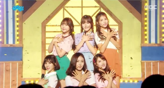 Watch: GFRIEND, BEAST, SEVENTEEN, And More Perform On 