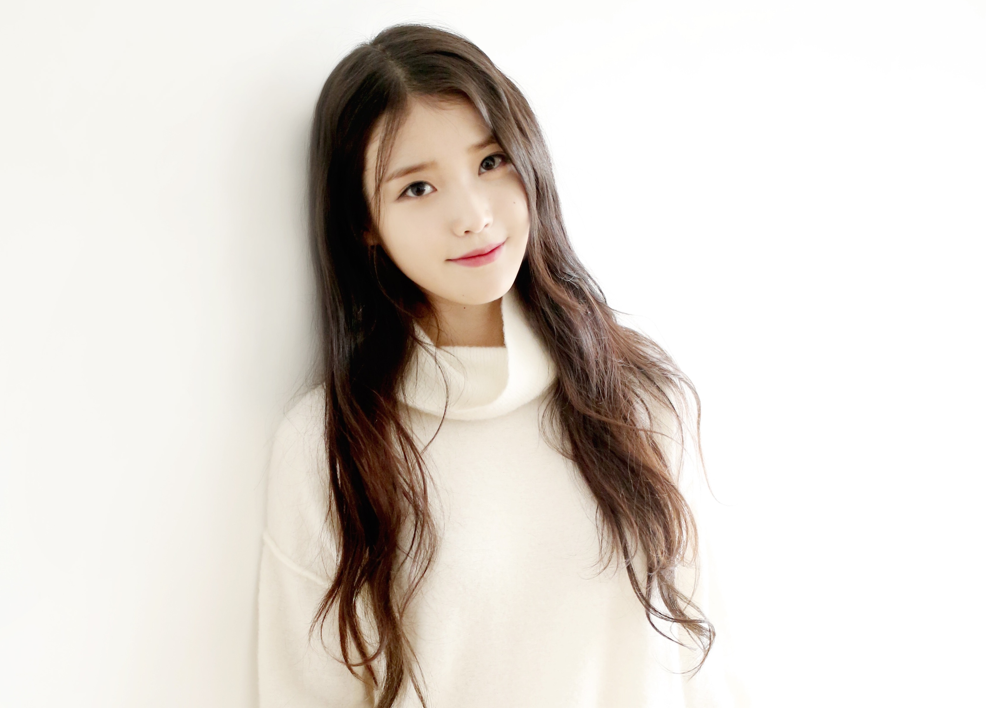IU Opens Up About What Her Previous Album Chat Shire Means To Her IU Opens Up About What Her Previous Album Chat Shire Means To Her