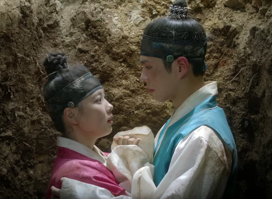 Watch: Park Bo Gum And Kim Yoo Jung's Tender Love Story Begins In New 'Moonlight Drawn By Clouds' Teaser
