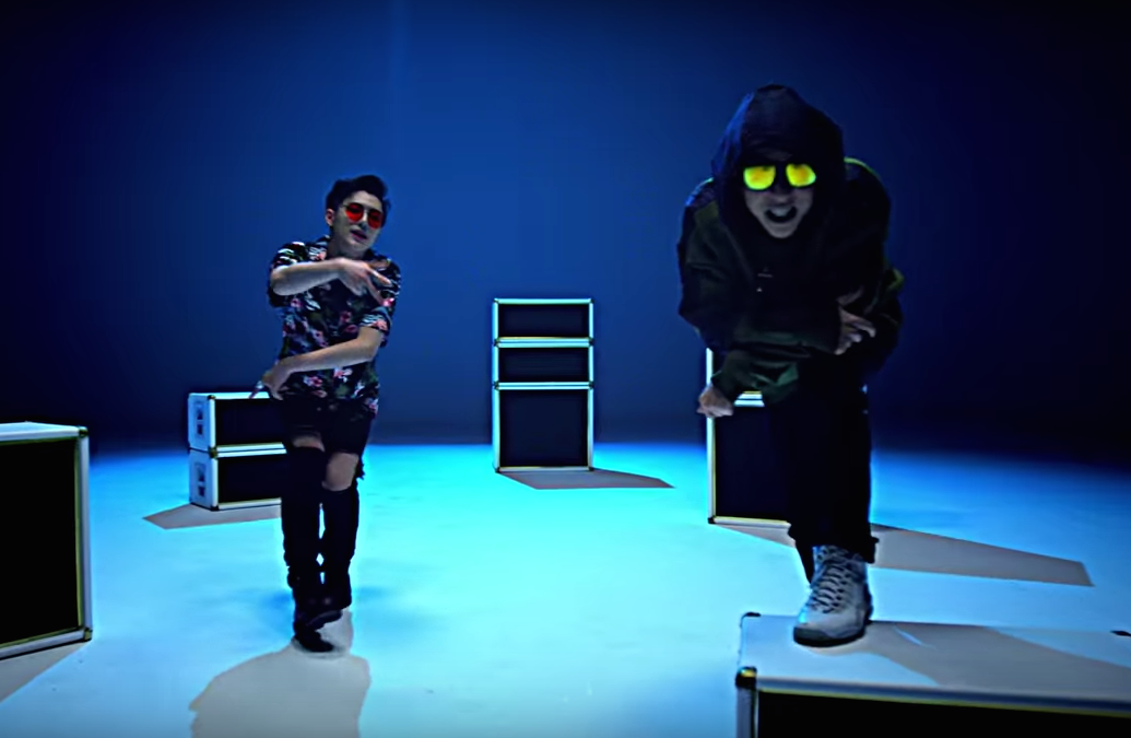 Watch: Flowsik And UNIQ's Seungyeon Turn Up The Heat For Collaborative Track 'Recipe'