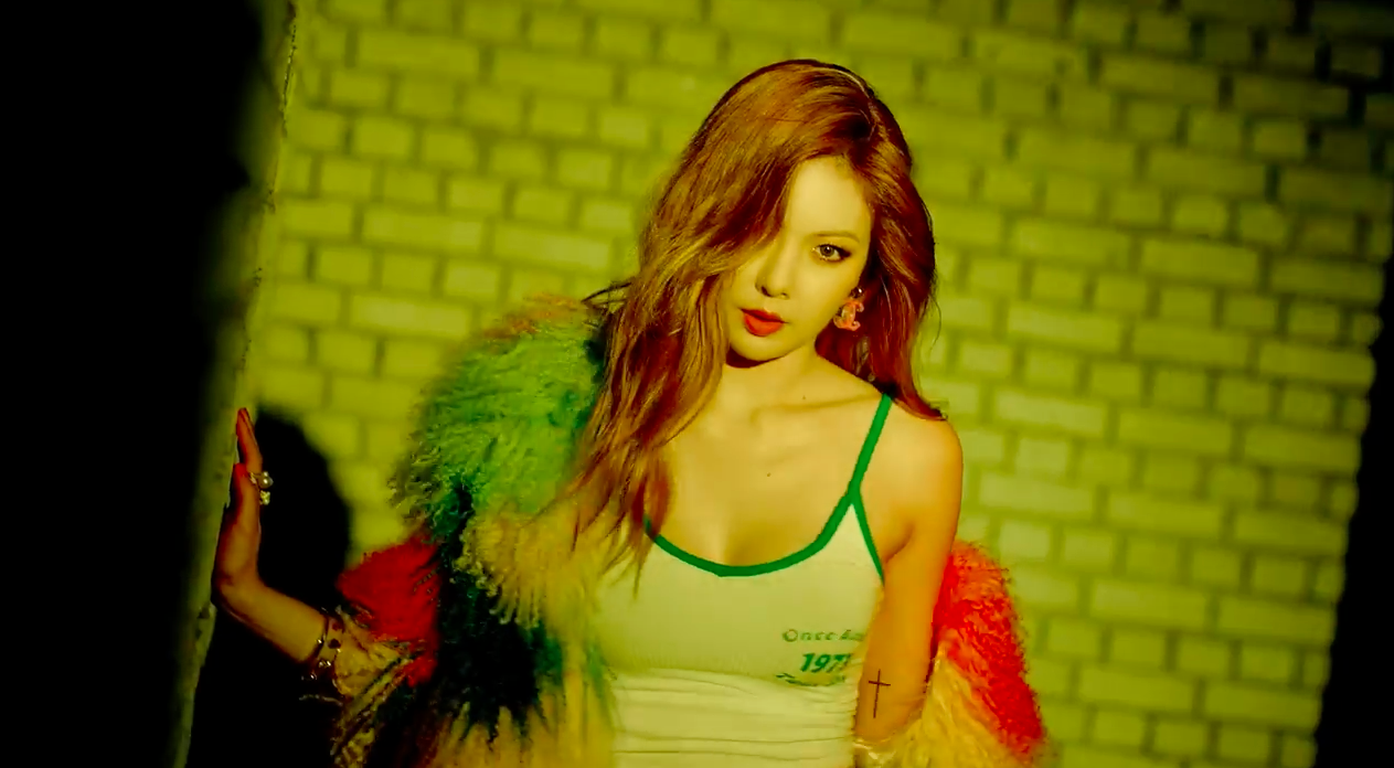 Update: HyunA Parties Hard In Teaser Videos For Comeback With 'How’s This?' MV