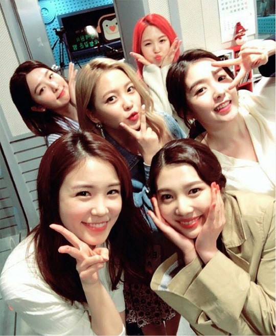 Jang Ye Won Joins In On Red Velvet 2nd Anniversary Celebrations
