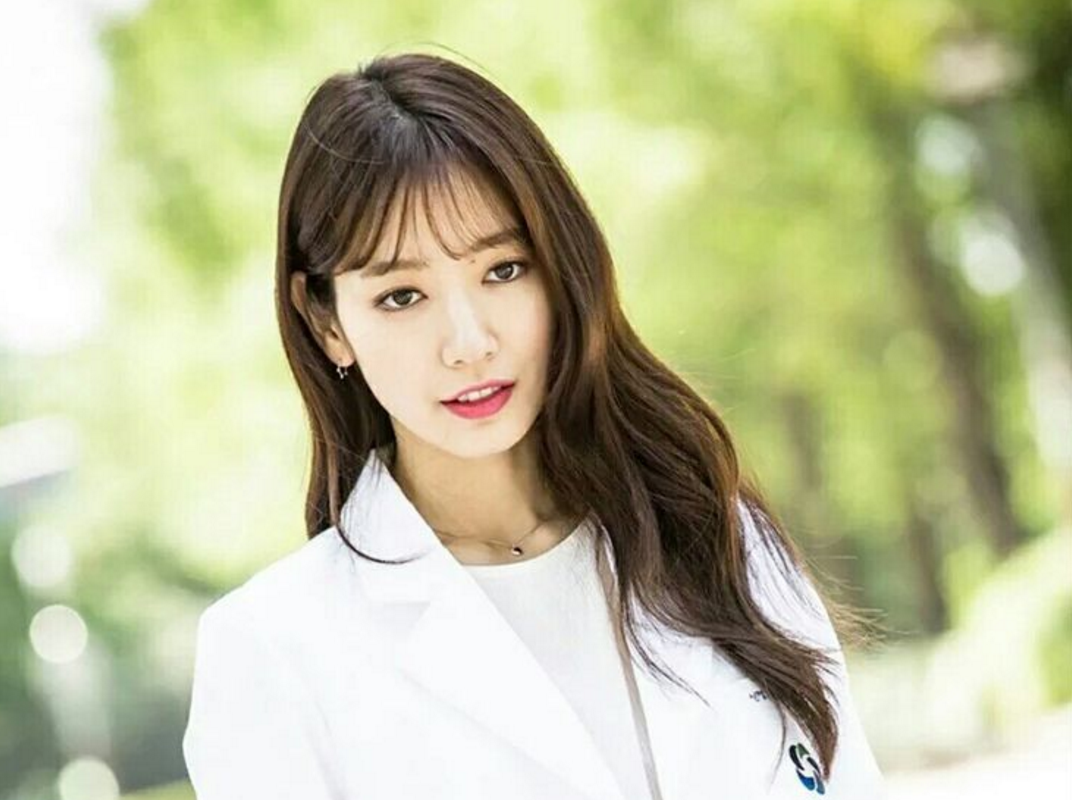 'Doctors' Sparks Huge Popularity For Park Shin Hye And Her Jewelry