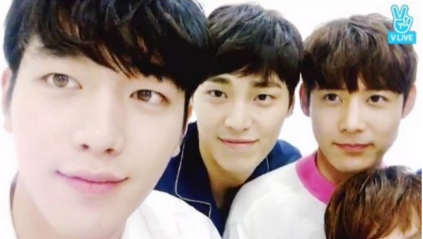 5urprise Ranks Members By Good Looks
