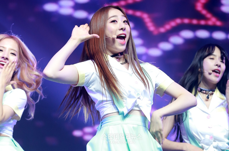 How Does Cosmic Girls’ Yoo Yeonjung Feel About Other I.O.I Members Who Have Debuted?