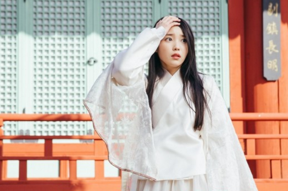 'Scarlet Heart: Goryeo' Reveals Still Cuts Of IU's Character After Time Travel