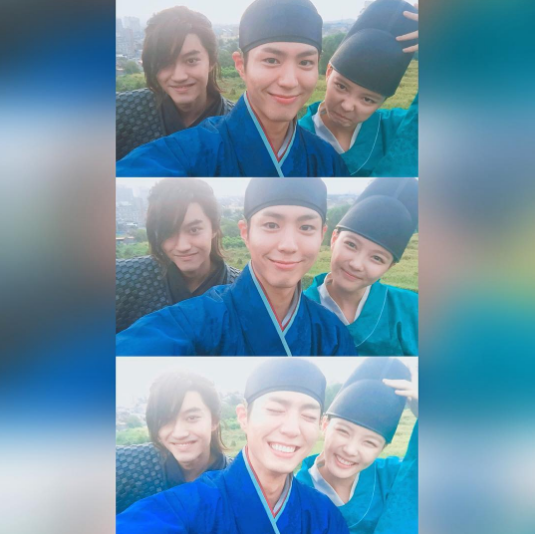 Kim Yoo Jung Shares Cute Shots With Park Bo Gum And Kwak Dong Yeon On Set Of 'Moonlight Drawn By Clouds'