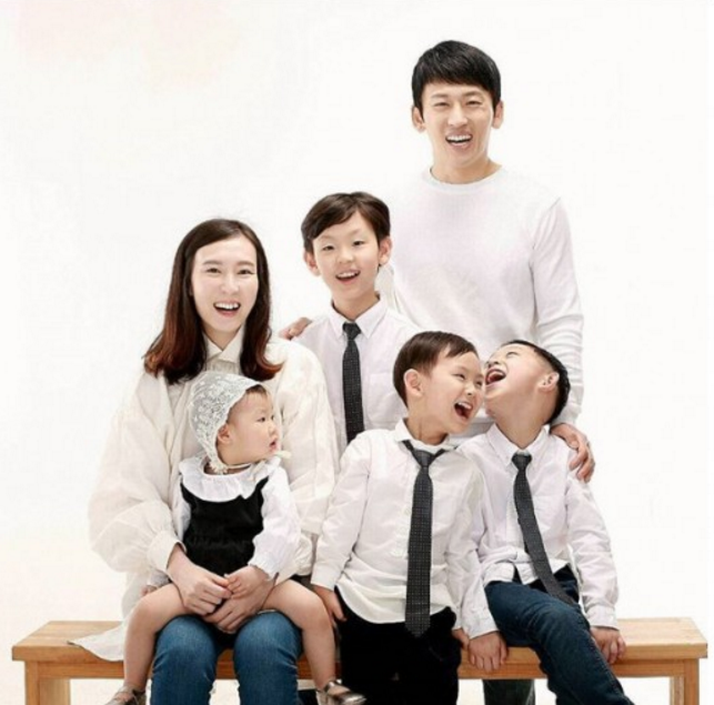 V.O.S's Park Ji Heon Welcomes Fifth Child Into Family