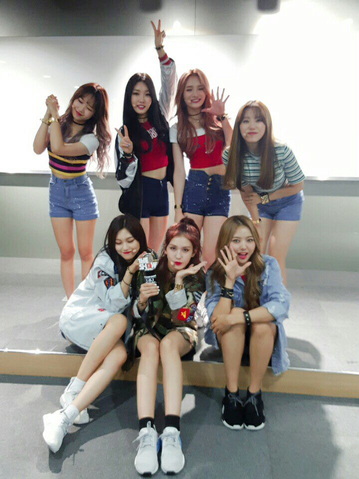 I.O.I Grabs 5th Win For 'Whatta Man' On 'The Show,' Performances By UP10TION And More