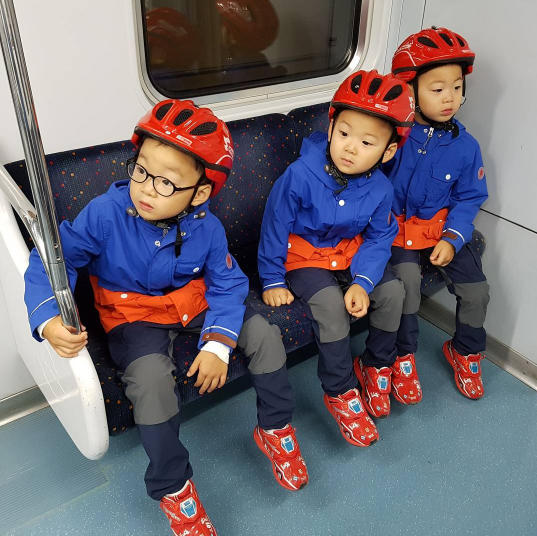 Song Triplets Go On A Subway Adventure And Look Handsome Waiting For Choo Sarang In Instagram Photos